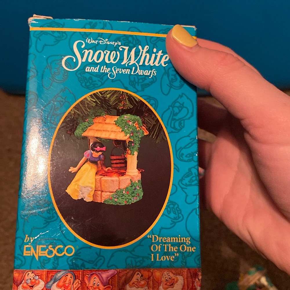 Vintage Snow White “ Dreaming of you” tree figurine!